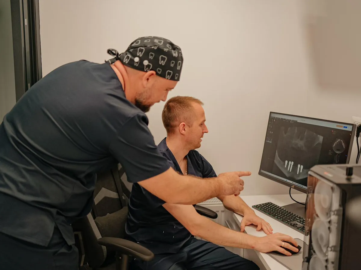 Analiza unei tomografii CBCT pentru planificarea implantului dentar